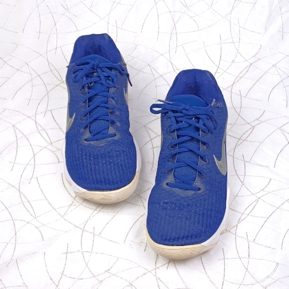 Nike Sneakers!